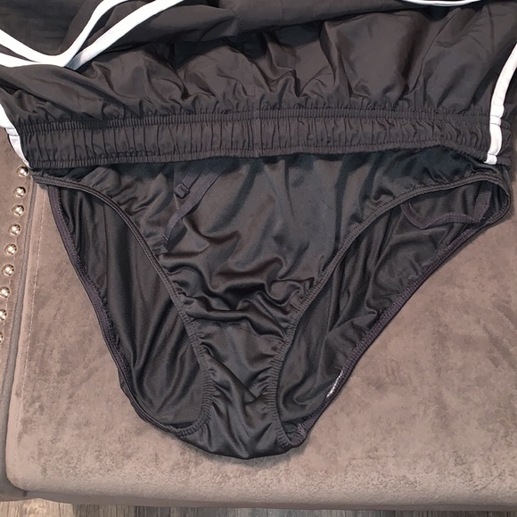 3 pairs of Nike shorts XL $15 each or all for $40 - Picture 4 of 10
